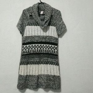No Boundries black cream and gray long sweater